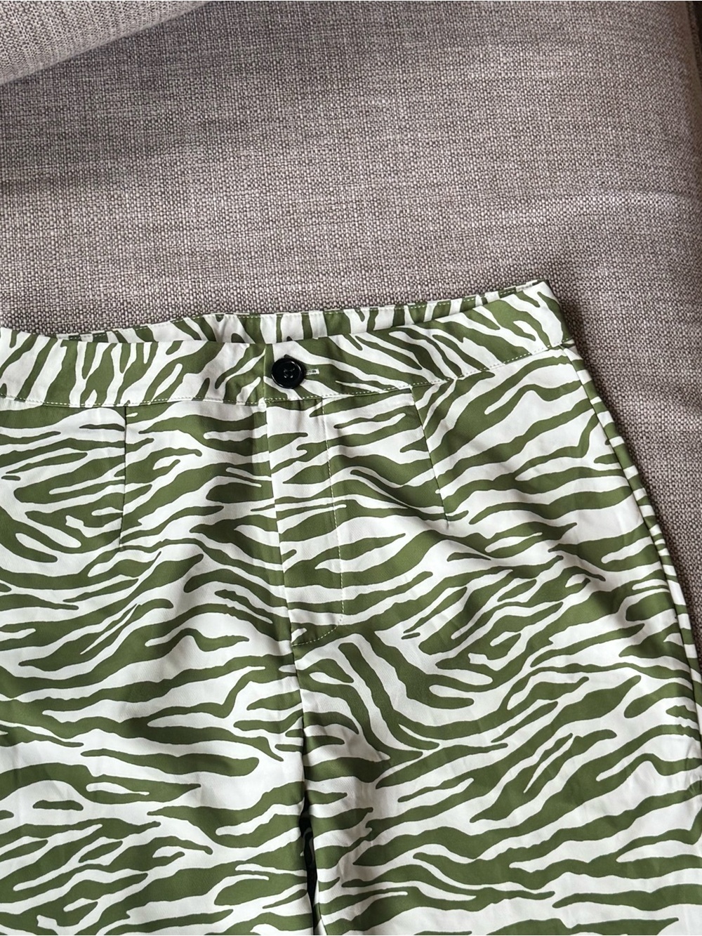 Green & White Zebra Print Flared Pants NWOT small - Picture 2 of 4